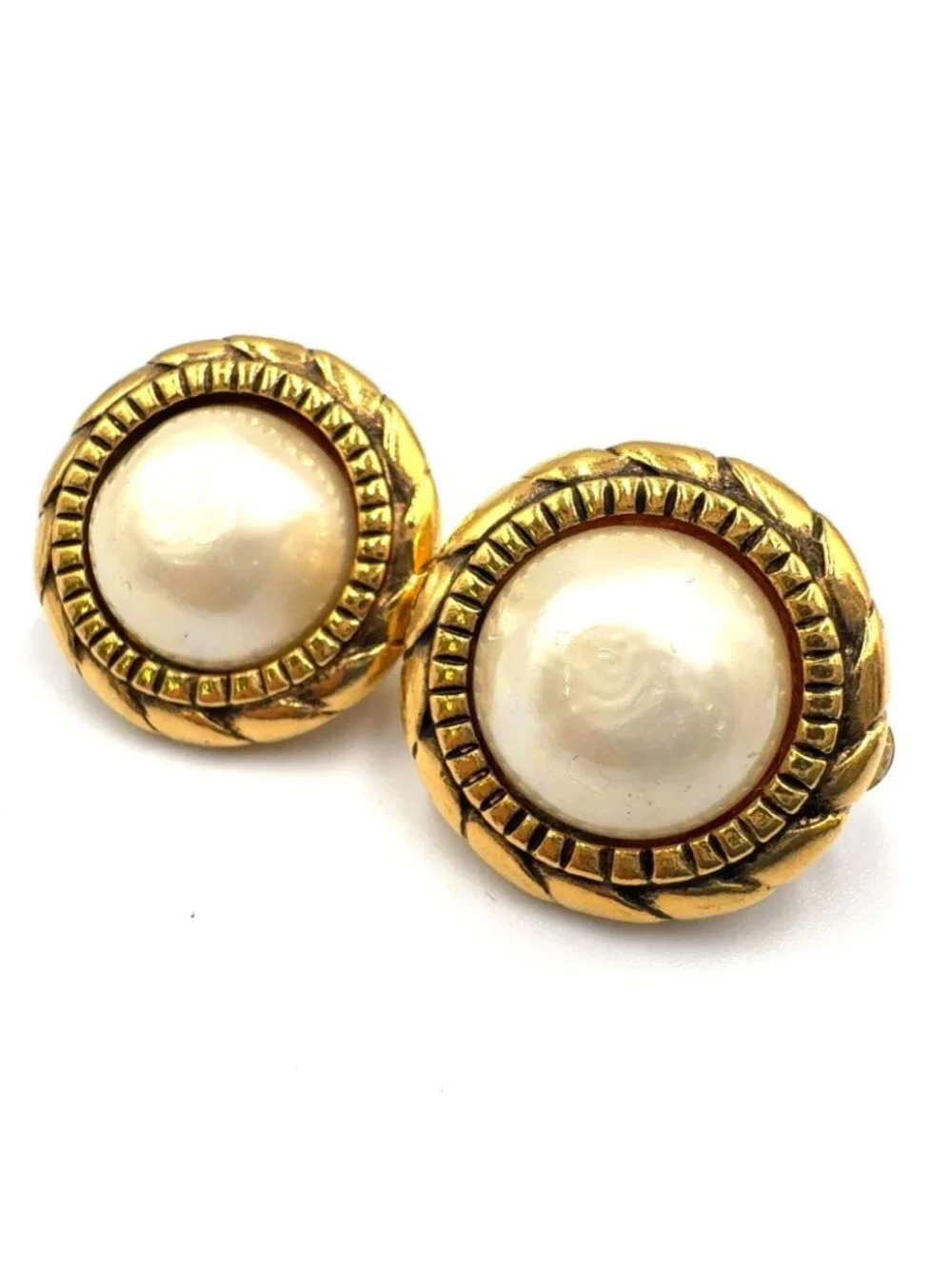 Chanel Pearl Motif Circle Faux Off White Gold Earrings